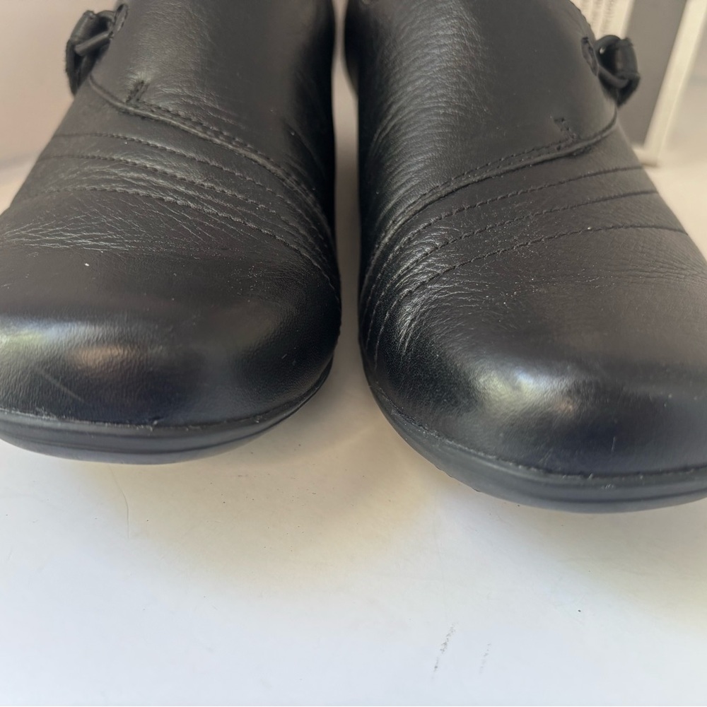 Dansko Women’s  Black Slip-On Loafers with adjustable strap - Picture 7 of 7